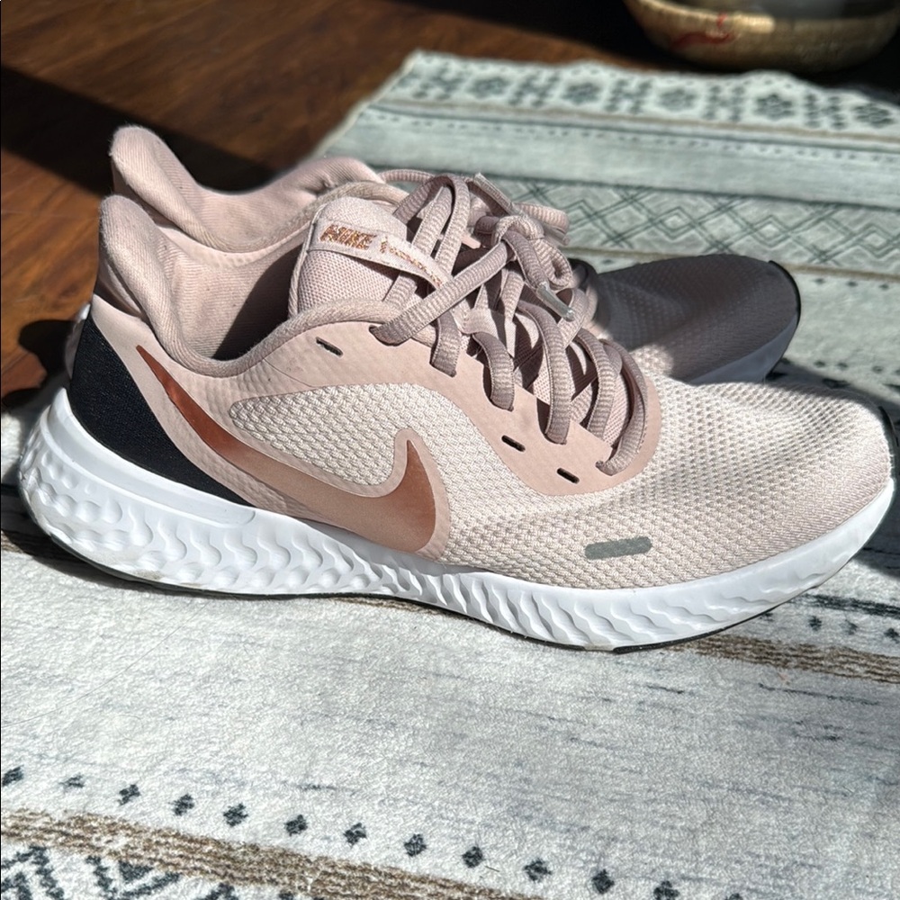 Nike Women's Pink Running Shoes